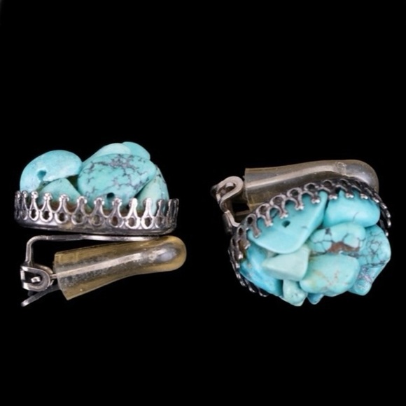 Vintage Turquoise Necklace (36”) & Clip-on Earrings - Picture 4 of 4